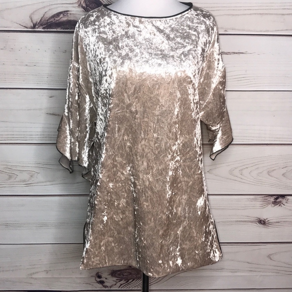 Gimmicks BKE Buckle Crushed Velvet Flare Top